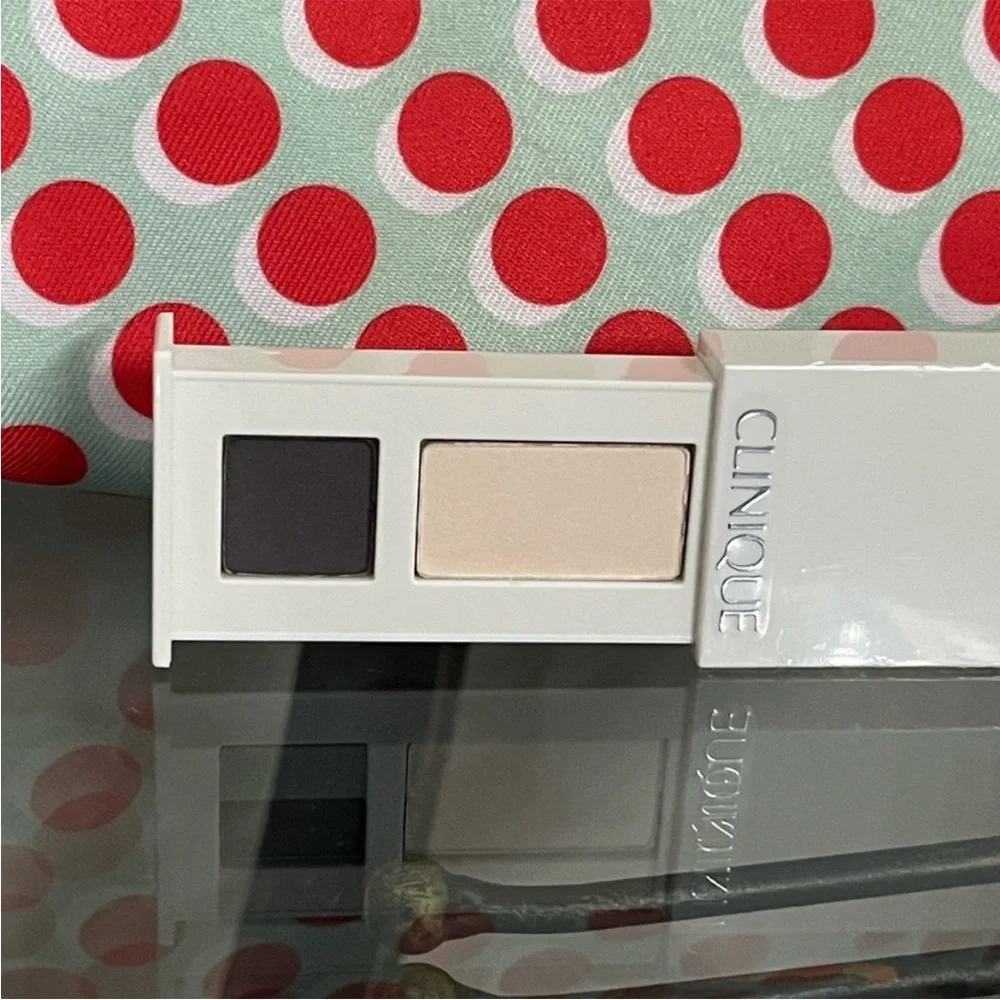 Clinique Eyeshadow Duo 4X Bone/Grey Matters plus Red Polka Dot Bag ~NEW~